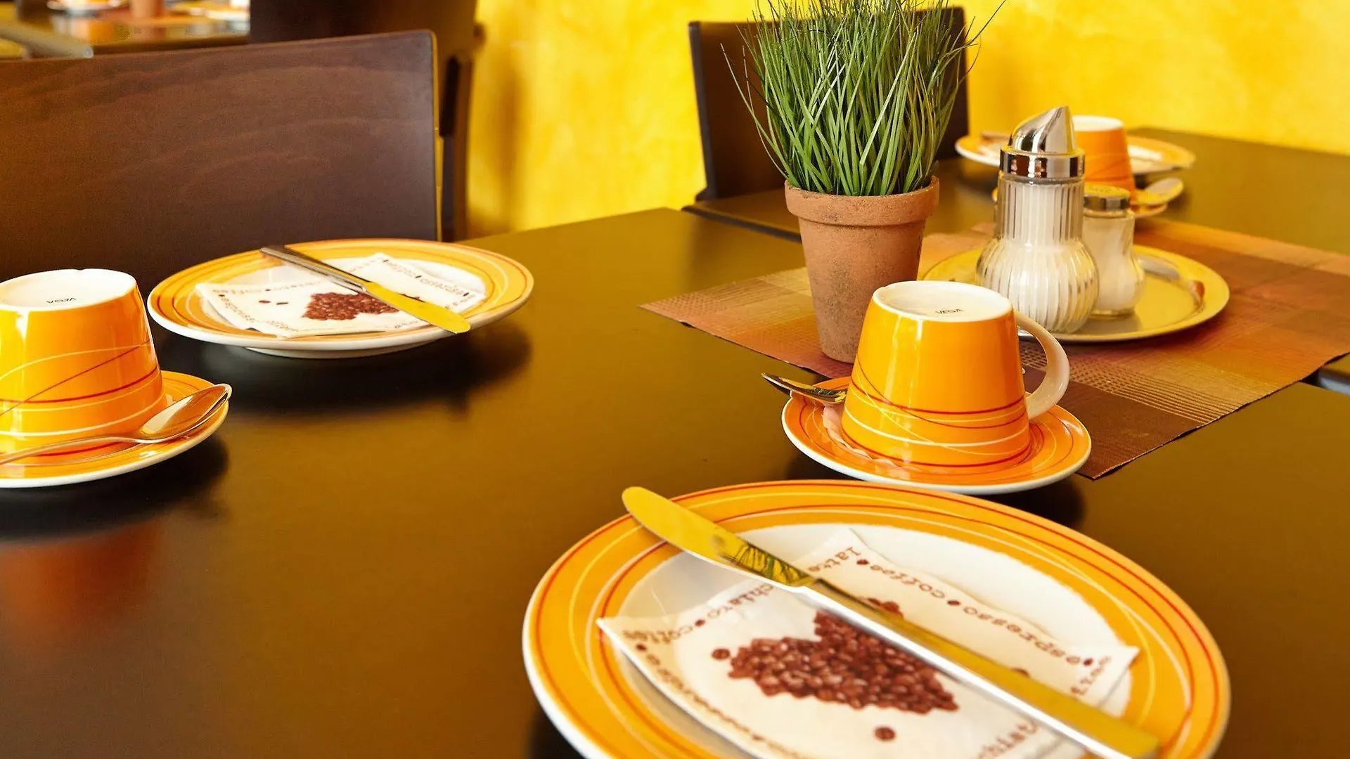 Hotel Fresh Inn Unterhaching 2*,